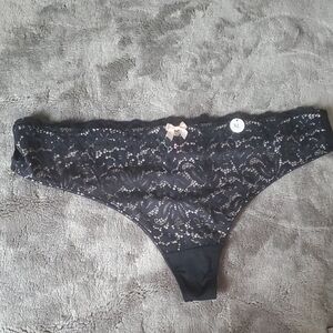 Elegant Black Lace Panties  HUNKEMOLLER  LACE THONGS ,NWOT